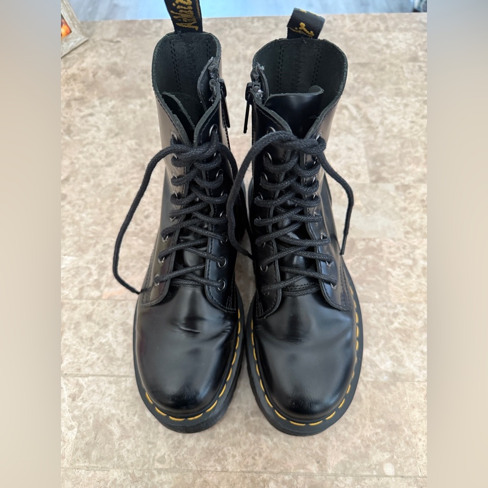 Dr Martens Jadon boots with platform. Lightly used, in great condition.